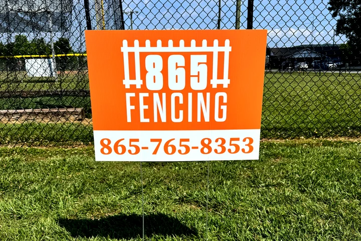 865 Fencing: Yard sign